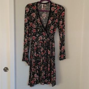 Vneck Floral Bell Sleeve Dress [M]